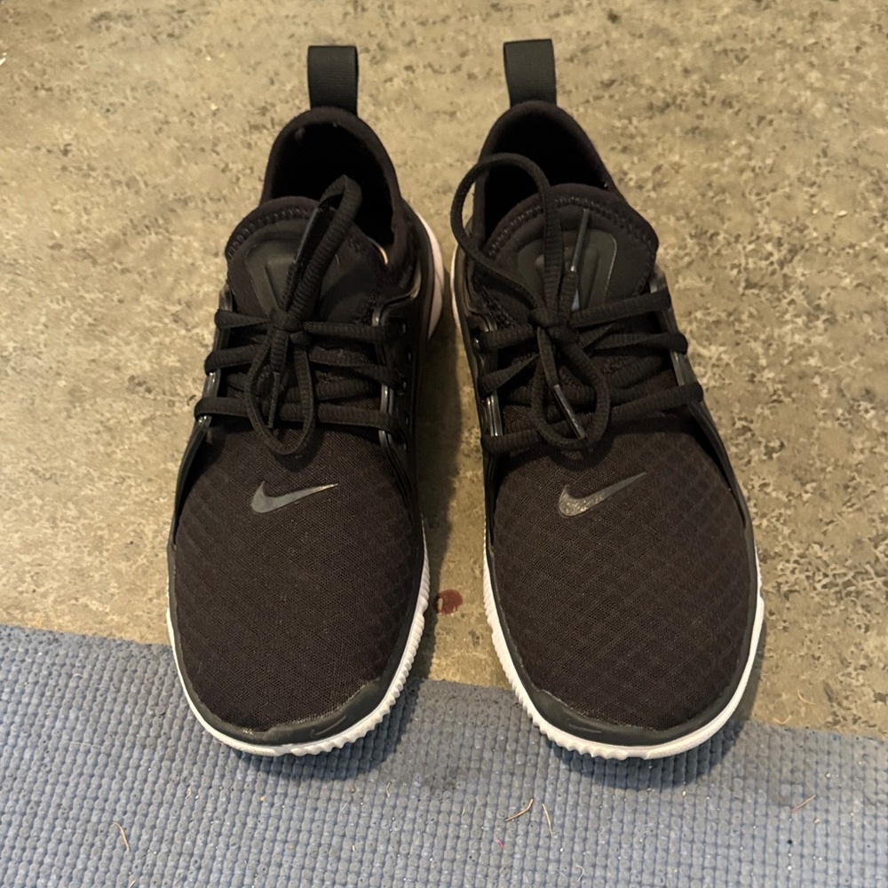 Nike Dual-Tone Black and White Athletic Shoes